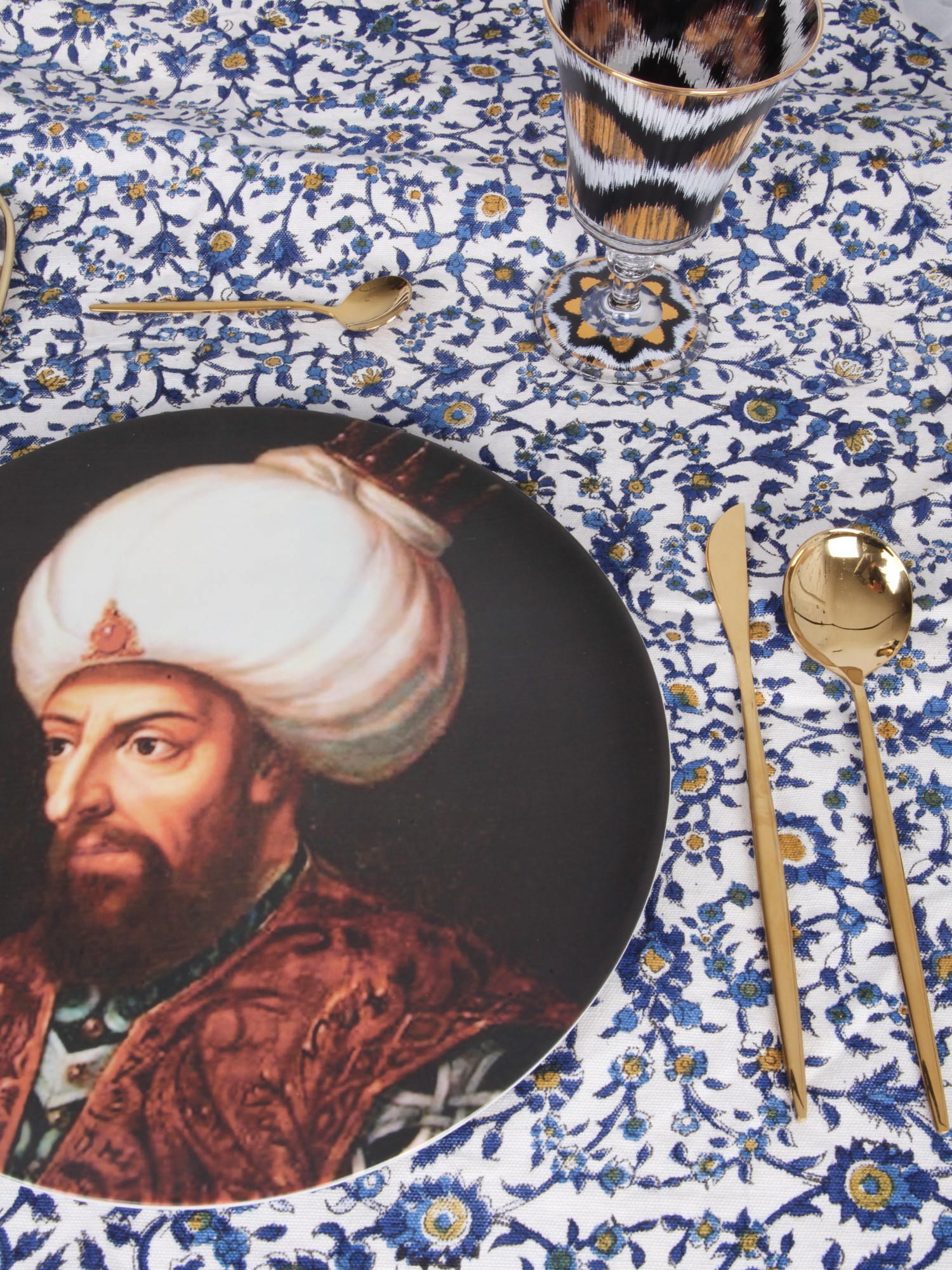 LES-OTTOMANS    SULTAN PRINT CERAMIC PLATE