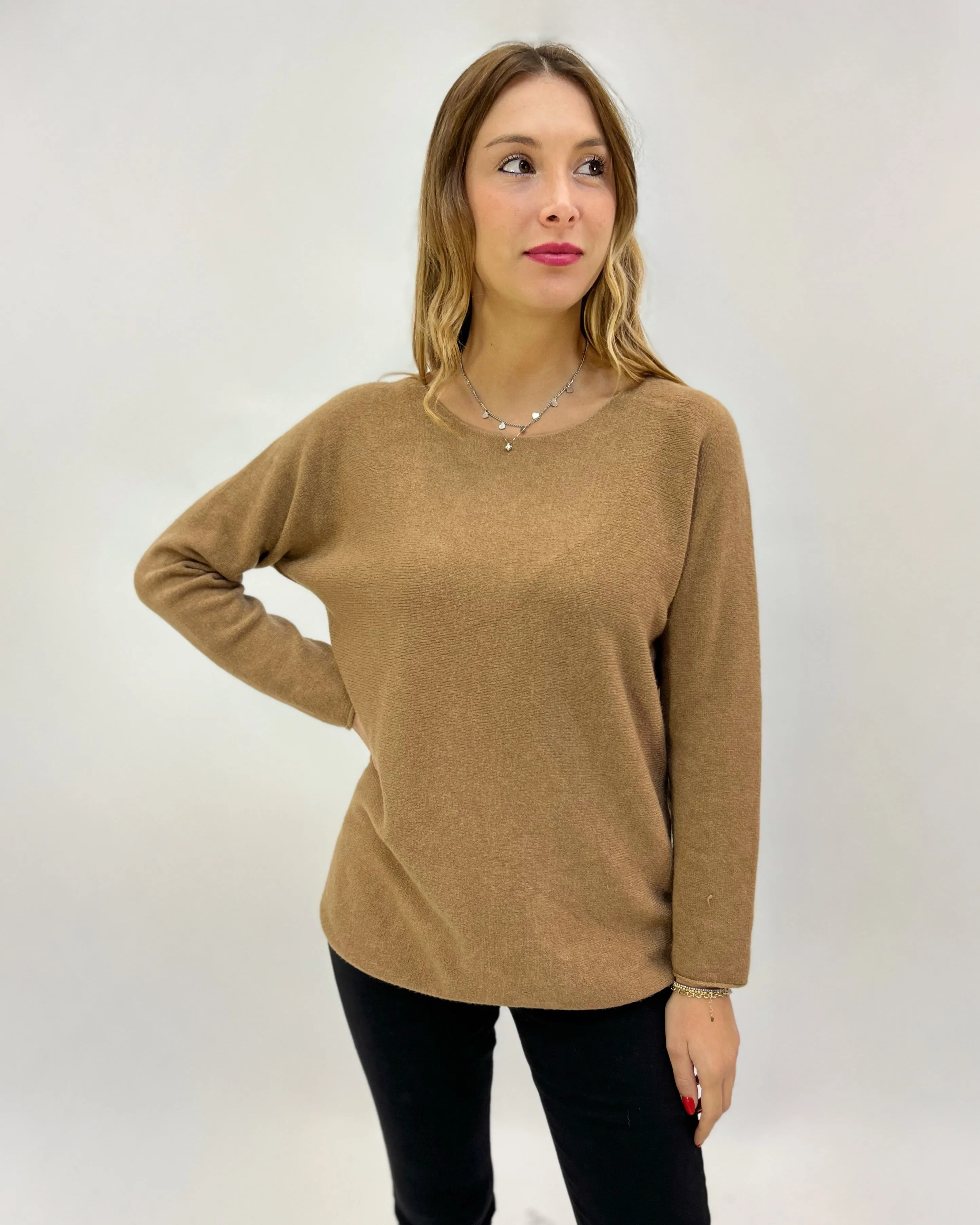 Maglia comoda morbida con scollo barchetta